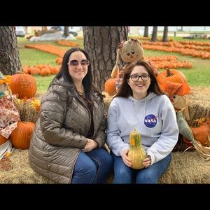 Meet your Posher, Cynthia